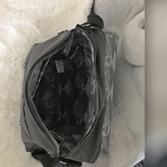 GAME OF THRONES House Stark Messenger Bag with Bonus Items - Picture 4 of 16